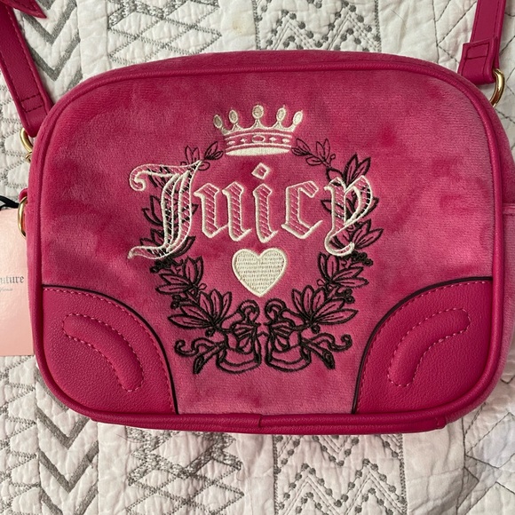 Juicy Couture Handbags - NWT Juicy Couture Pink Crossbody Bag